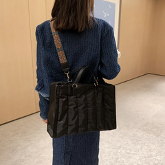 Women'S Fashion Pleated Large Capacity Wide Strap One Shoulder Handbag