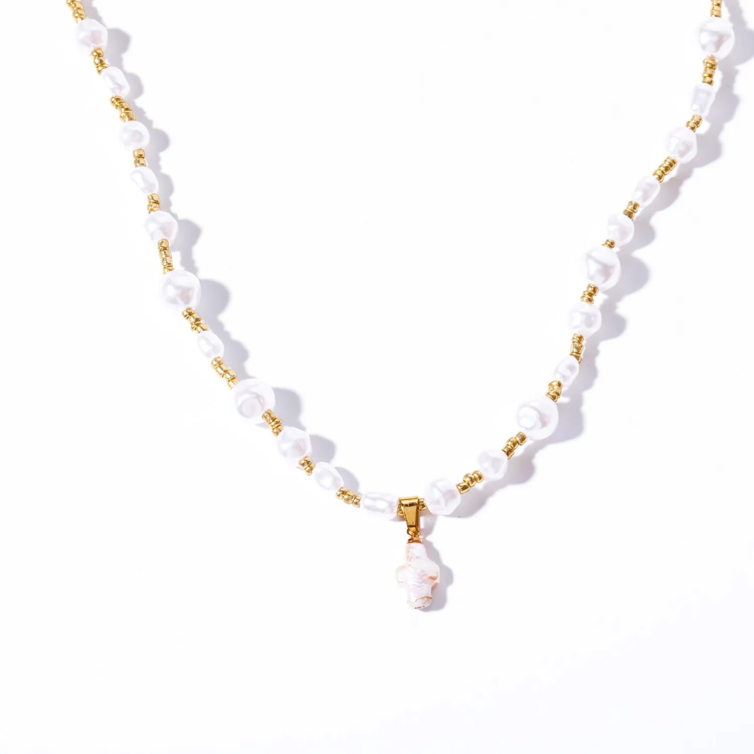 Women Fashion Vintage Baroque Pearl Cross Shell Necklace