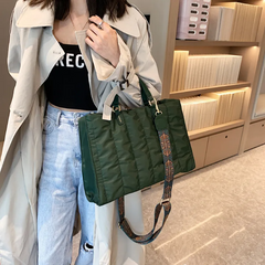 Women'S Fashion Pleated Large Capacity Wide Strap One Shoulder Handbag