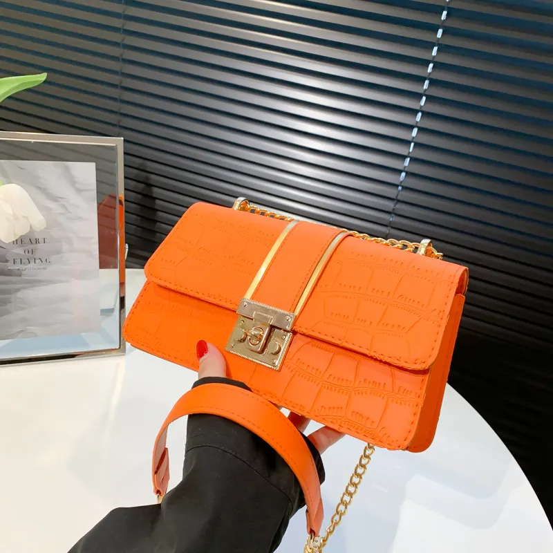 Women Fashion Simple Chain Stone Pattern Commuter Shoulder Bag