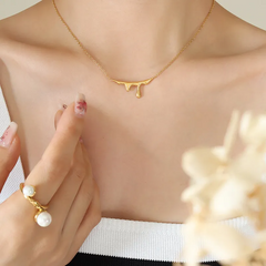 Women Fashion Lava Shape Design Water Drop Pendant Titanium Steel 18K Gold Plated Clavicle Chain