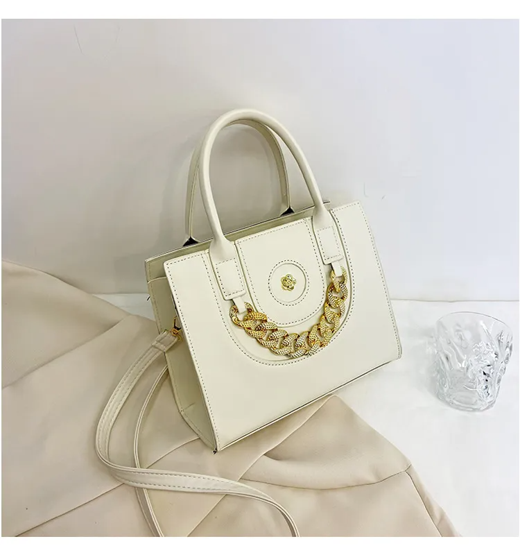 Women'S Fashion Solid Color Chain Decorative Handbag