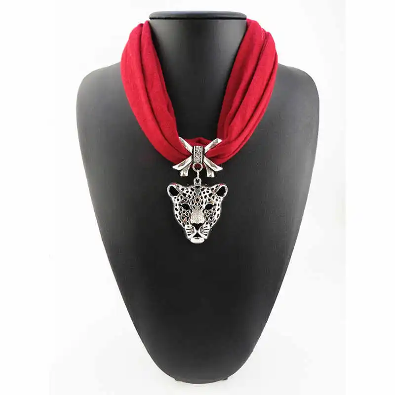 Lady Unique Leopard Alloy Pendant Polyester Scarf Necklace