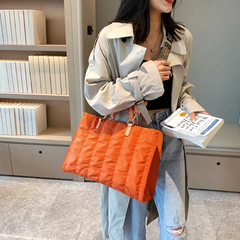 Women'S Fashion Pleated Large Capacity Wide Strap One Shoulder Handbag