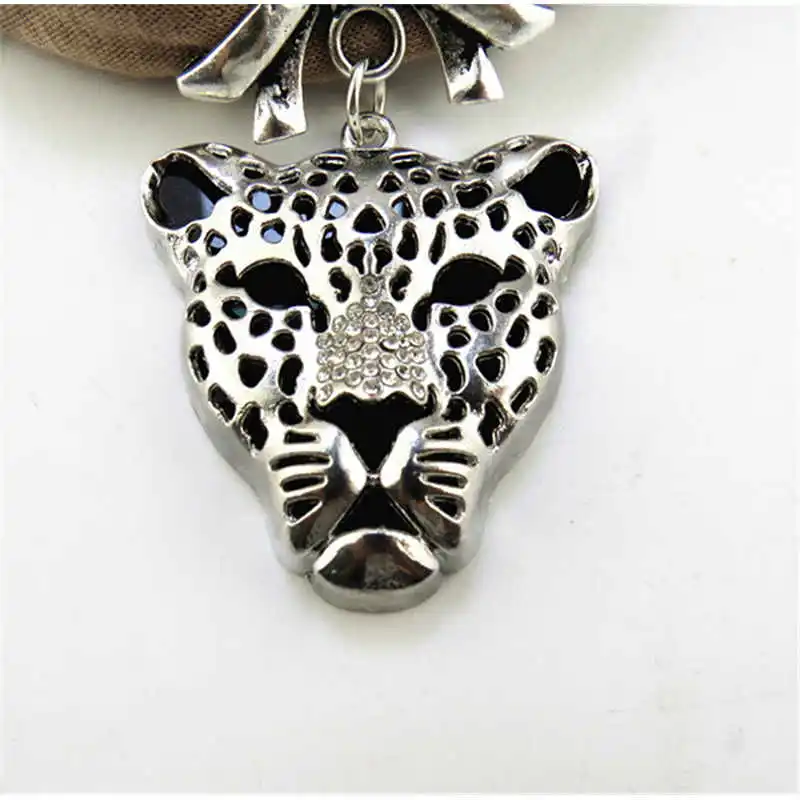 Lady Unique Leopard Alloy Pendant Polyester Scarf Necklace