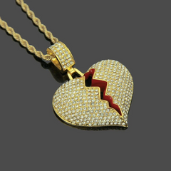 Fashion Unique Plated Alloy Broken Heart Pendant Shiny Rhinestone Necklace