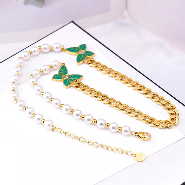 Women'S Fashion Green Leaf Pattern Diamond Butterfly Titanium Steel Necklace