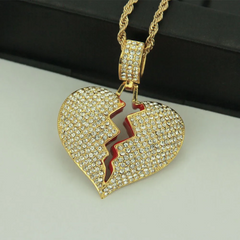 Fashion Unique Plated Alloy Broken Heart Pendant Shiny Rhinestone Necklace