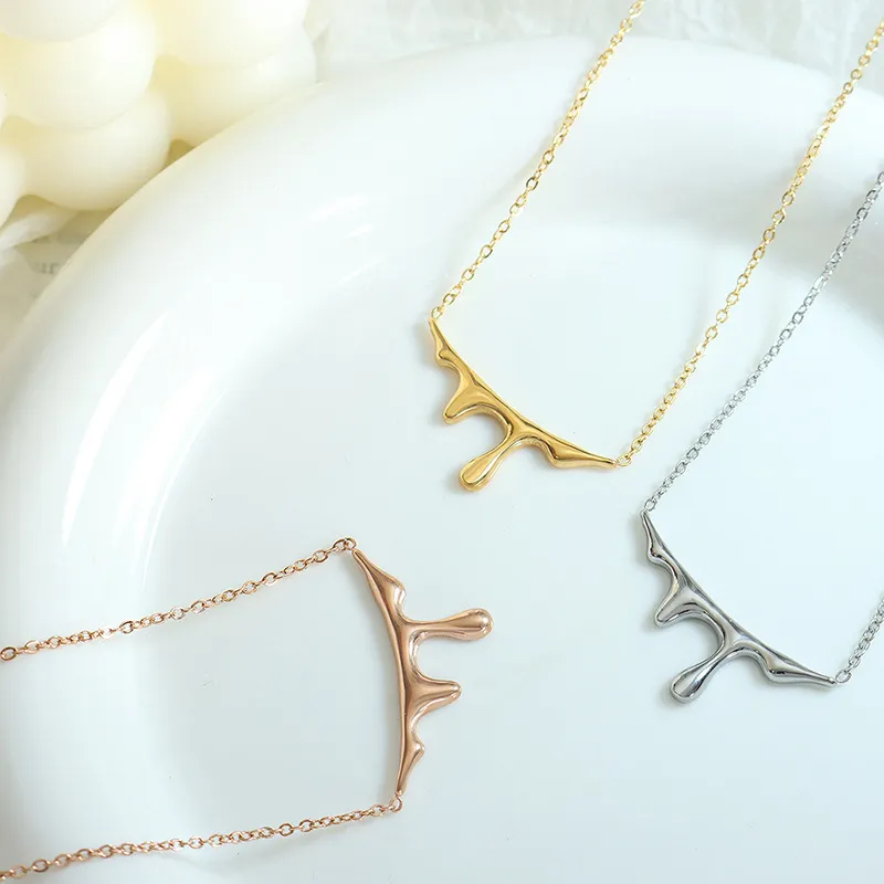Women Fashion Lava Shape Design Water Drop Pendant Titanium Steel 18K Gold Plated Clavicle Chain